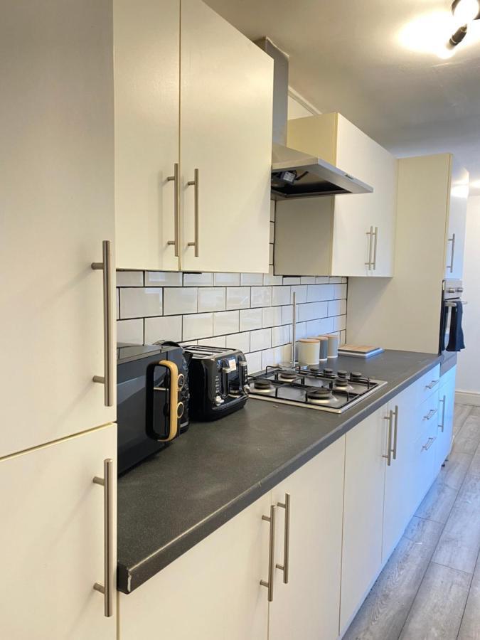 3 Bed Anfield House Close To Lfc Villa Ливърпул Екстериор снимка